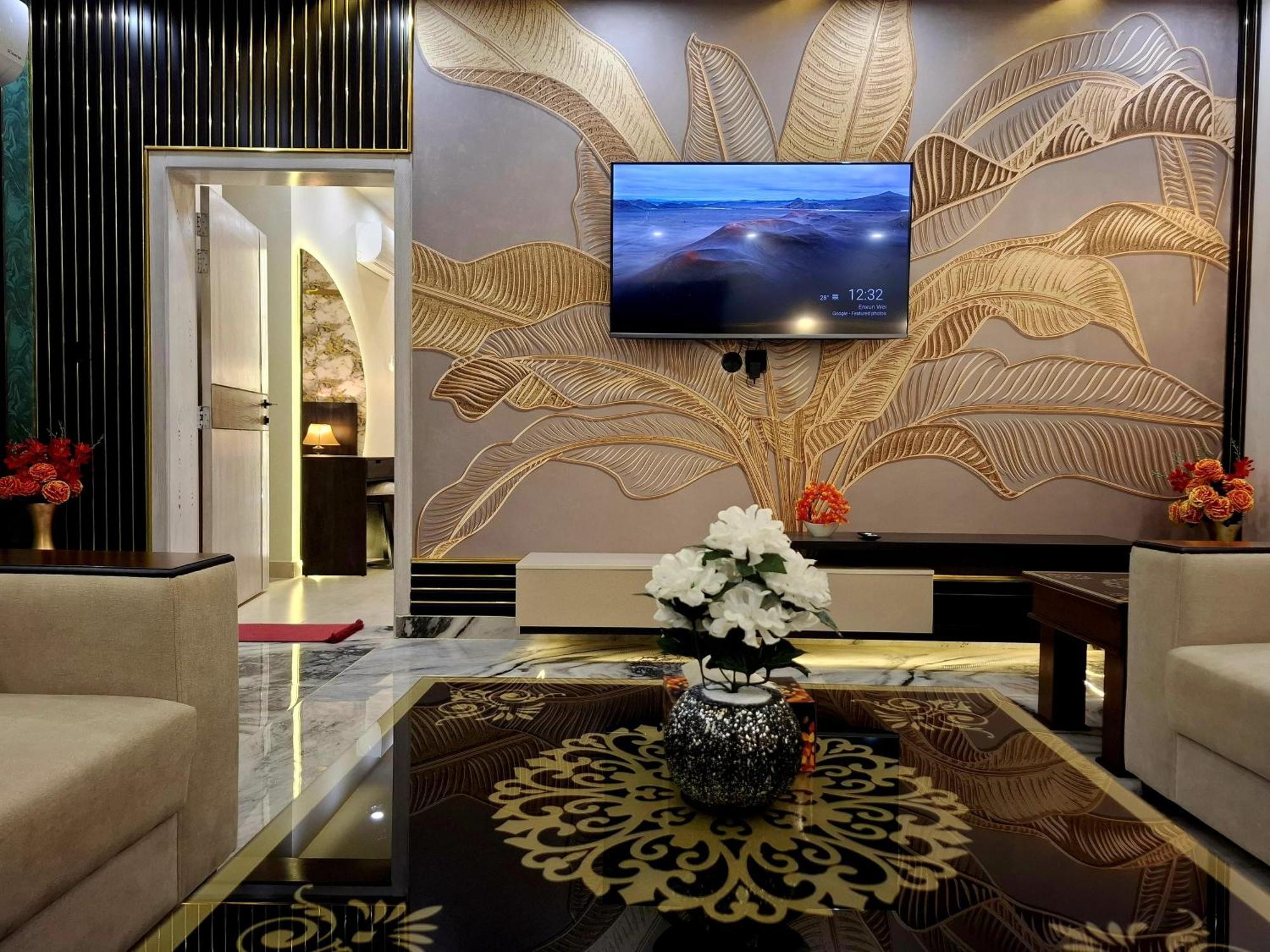 Royal Galaxy Hotel & Residence - Near Islamabad International Airport & Motorway Bagian luar foto