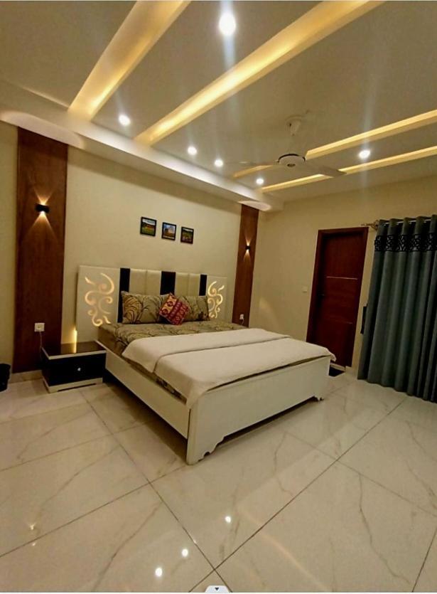 Royal Galaxy Hotel & Residence - Near Islamabad International Airport & Motorway Bagian luar foto