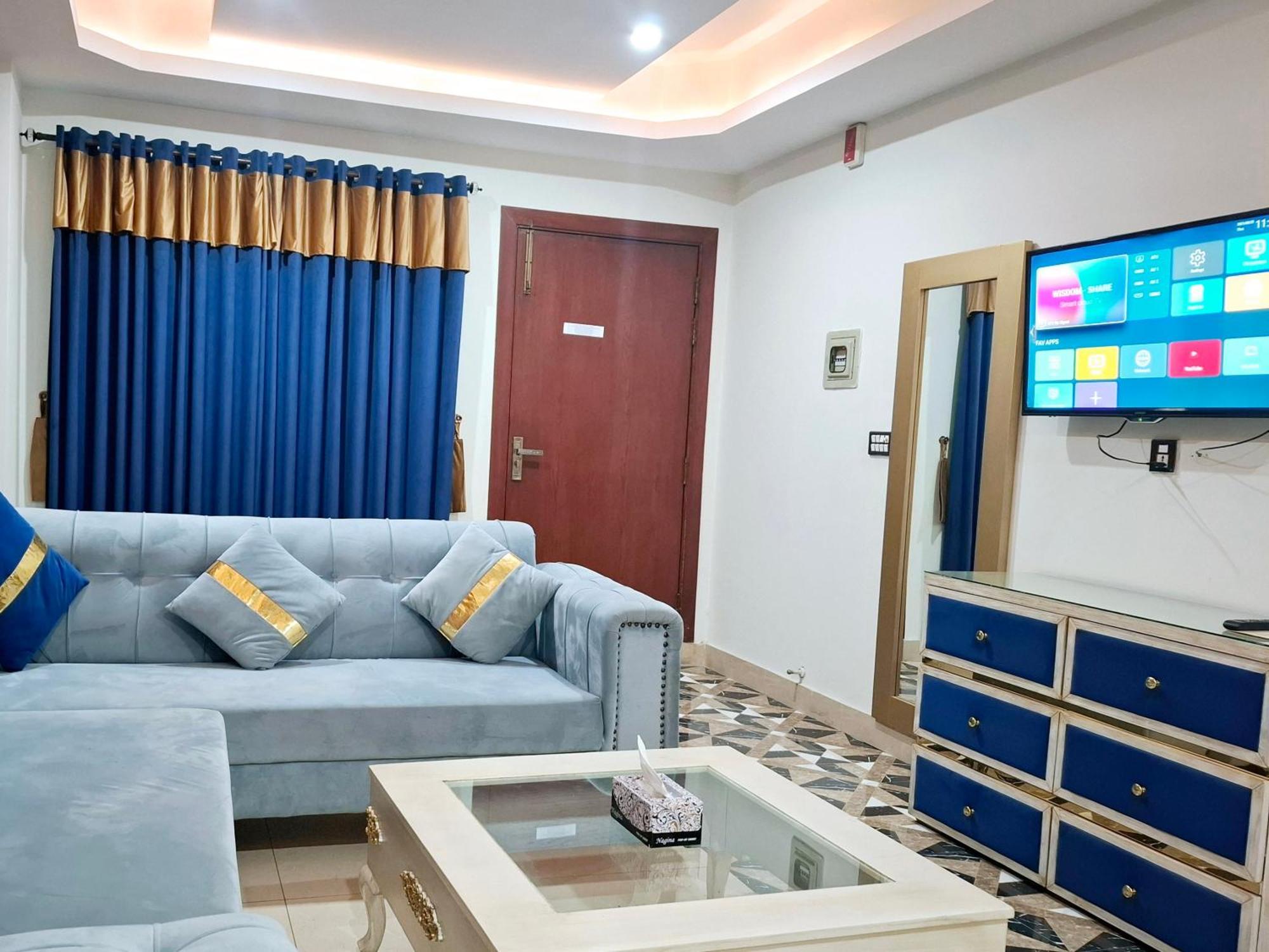 Royal Galaxy Hotel & Residence - Near Islamabad International Airport & Motorway Bagian luar foto