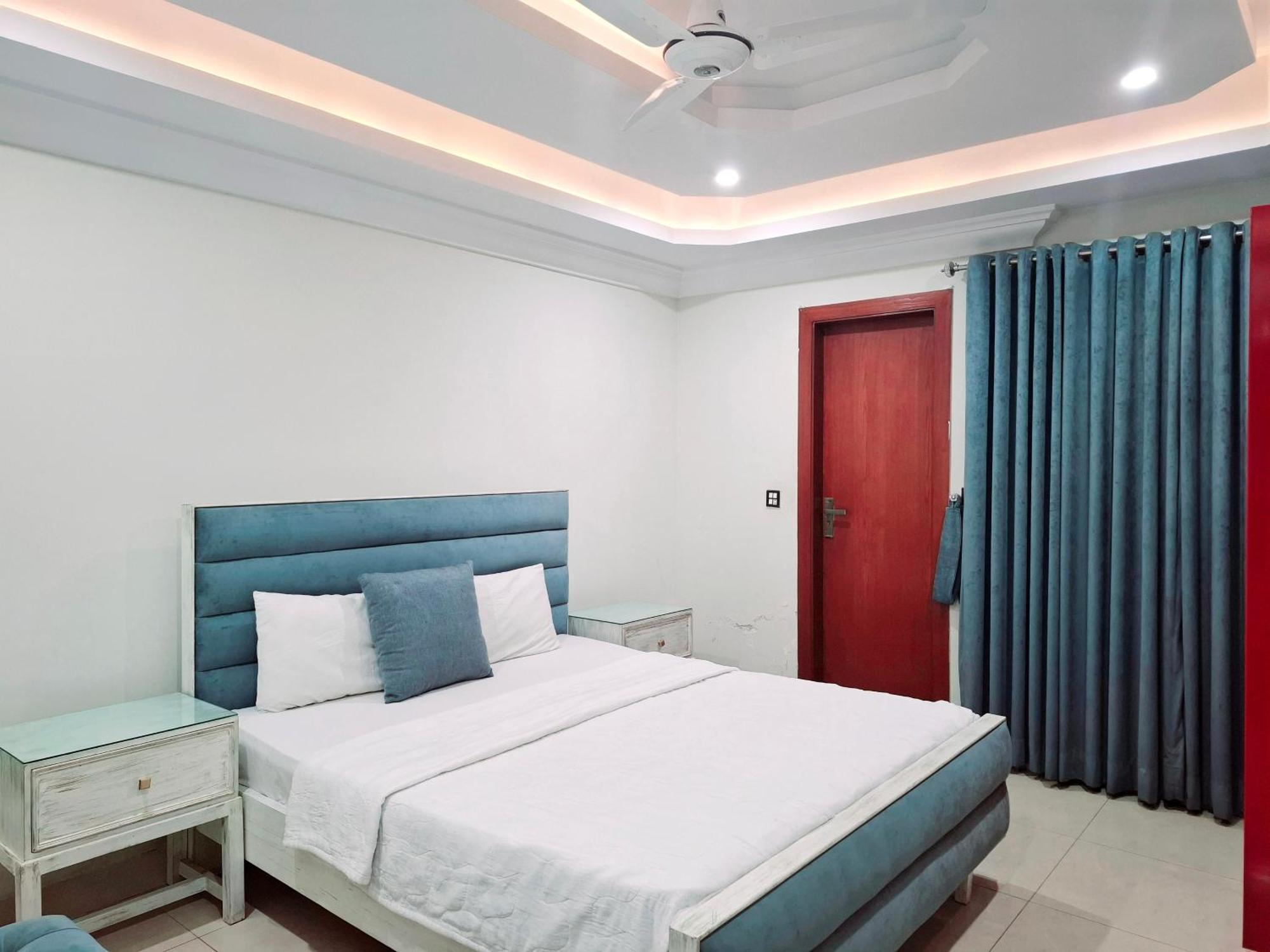 Royal Galaxy Hotel & Residence - Near Islamabad International Airport & Motorway Bagian luar foto