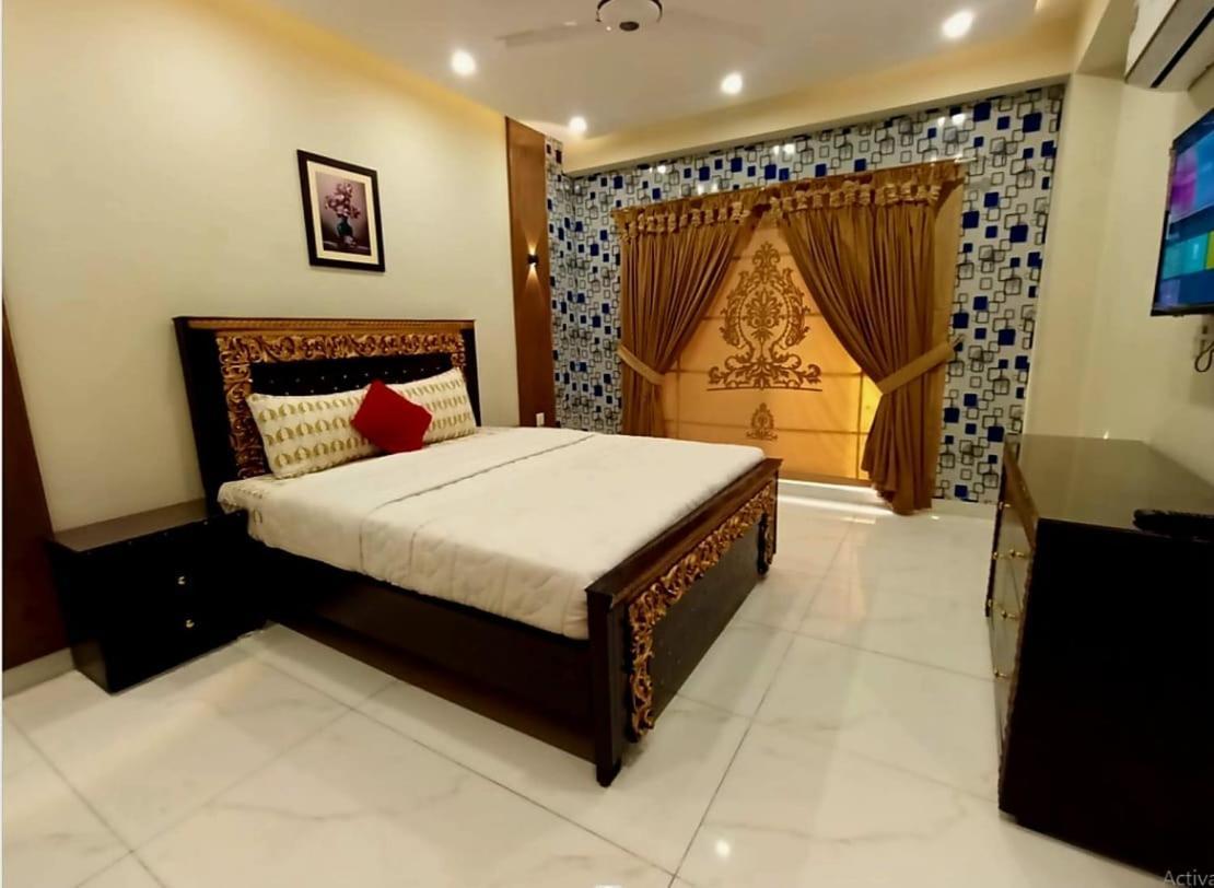 Royal Galaxy Hotel & Residence - Near Islamabad International Airport & Motorway Bagian luar foto
