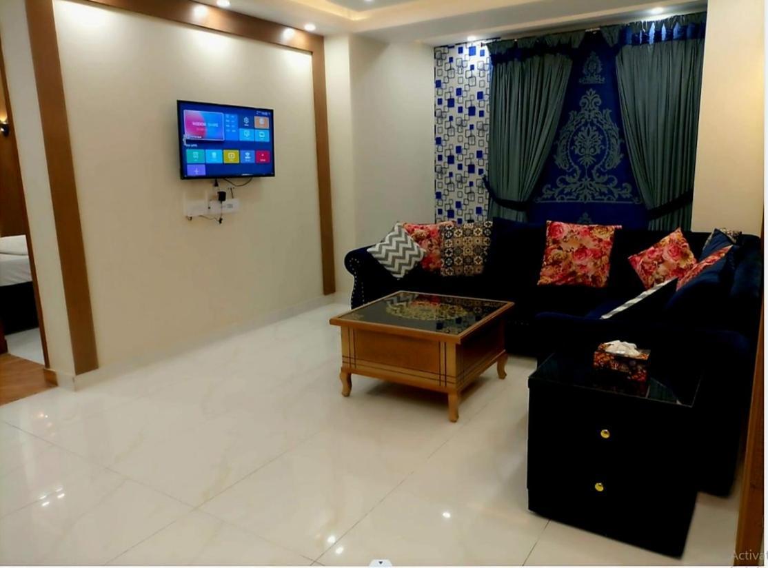 Royal Galaxy Hotel & Residence - Near Islamabad International Airport & Motorway Bagian luar foto