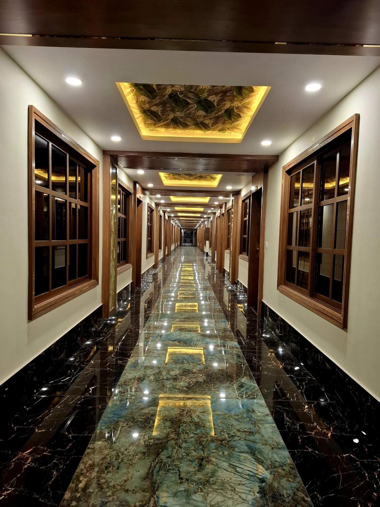 Royal Galaxy Hotel & Residence - Near Islamabad International Airport & Motorway Bagian luar foto